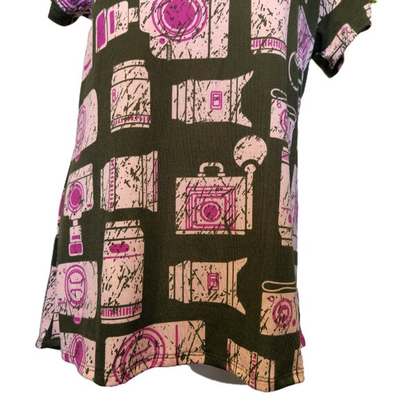 New LuLaRoe Classic T Women's large top Camera photography Round neckline pink - Picture 3 of 13